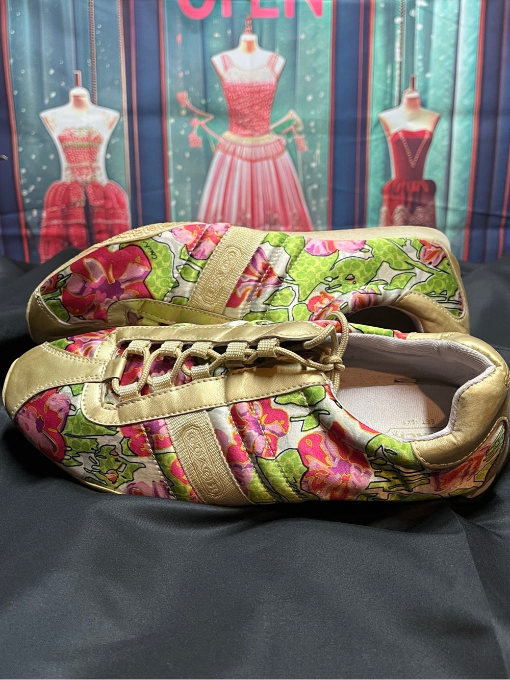 Coach Kirby Pink 🍃🌺🍃🌸 and Green Floral Leather-Trim Sneakers, GUC size 11